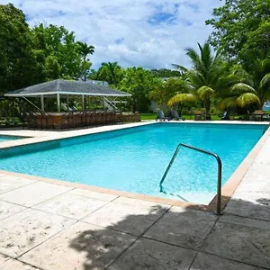 Apartment D'escape At Seawind On The Bay, Montego Bay